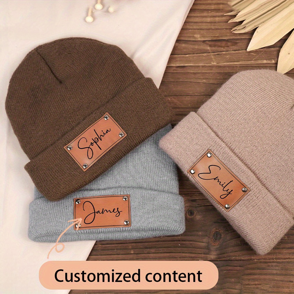 Custom Name Leather Label Knit - Beanie Cuffed Knit recension och pris